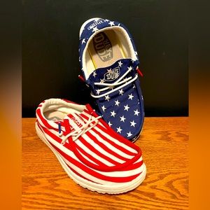 Hey Dudes boys size 6